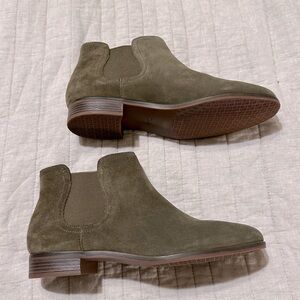 Clarks Green Ankle Boots Womens 9
